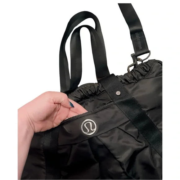 RARE lululemon athletica All-Black Effortless Gym and Yoga Bag - Picture 2 of 7